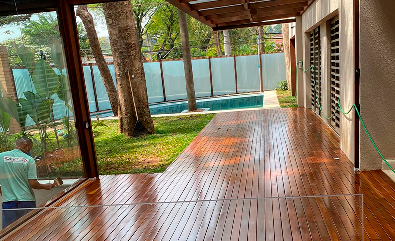Qual a Melhor Madeira para Deck de Piscina? Ipê, Cumaru ou Garapeira?